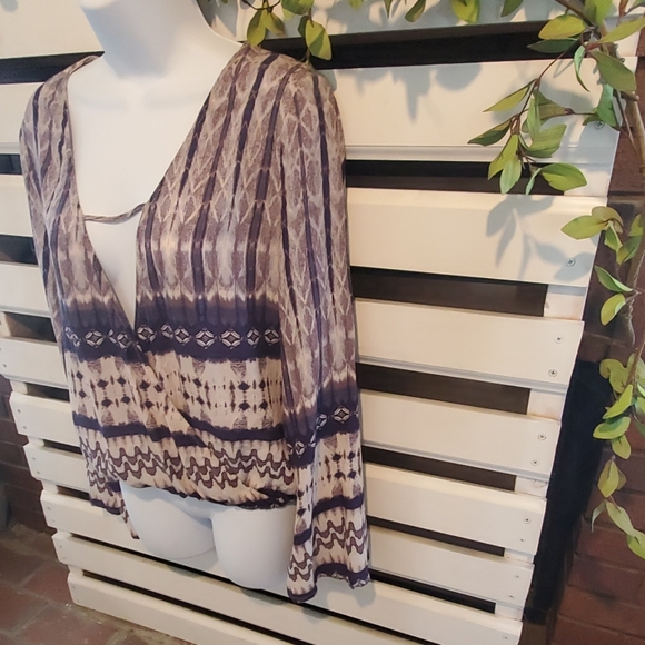 VINTAGE HAVANA blouse.       #1062 - Picture 2 of 6